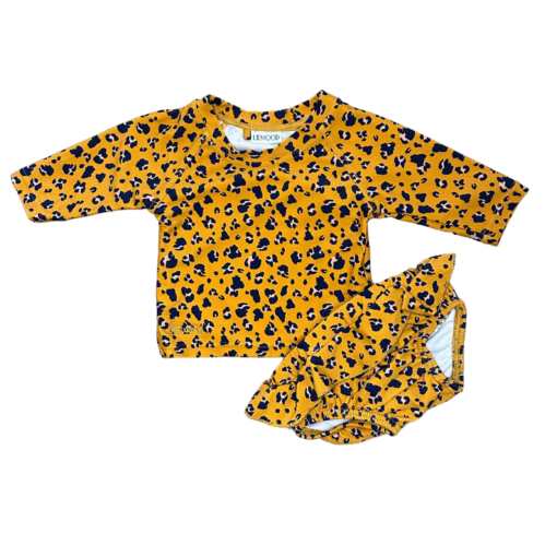 Ensemble bain, tee-shirt et culotte de bain Liewood imprimé léopard chez Enbouclekids